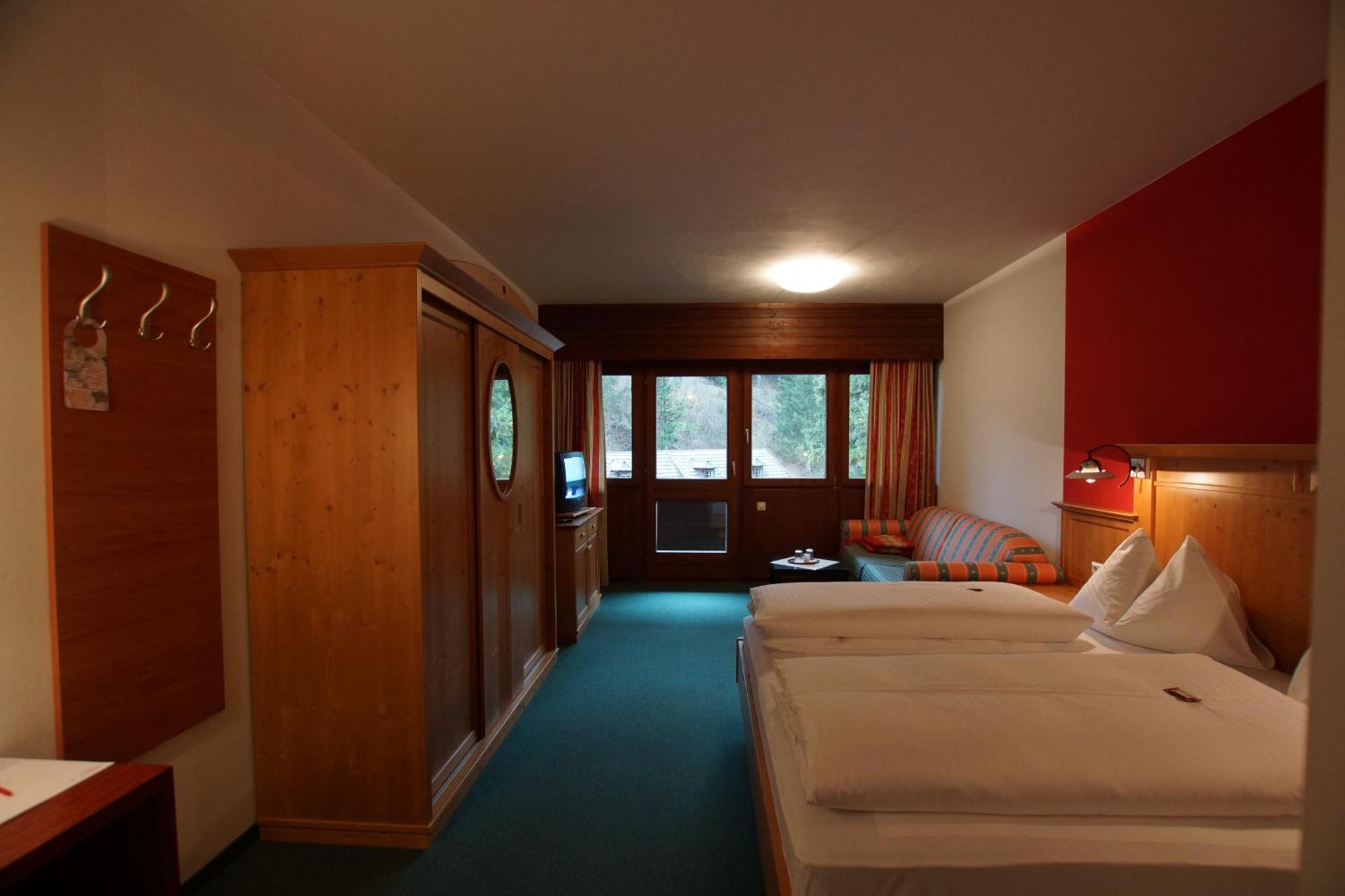 Hotel Neuwirt ماوترندورف الغرفة الصورة